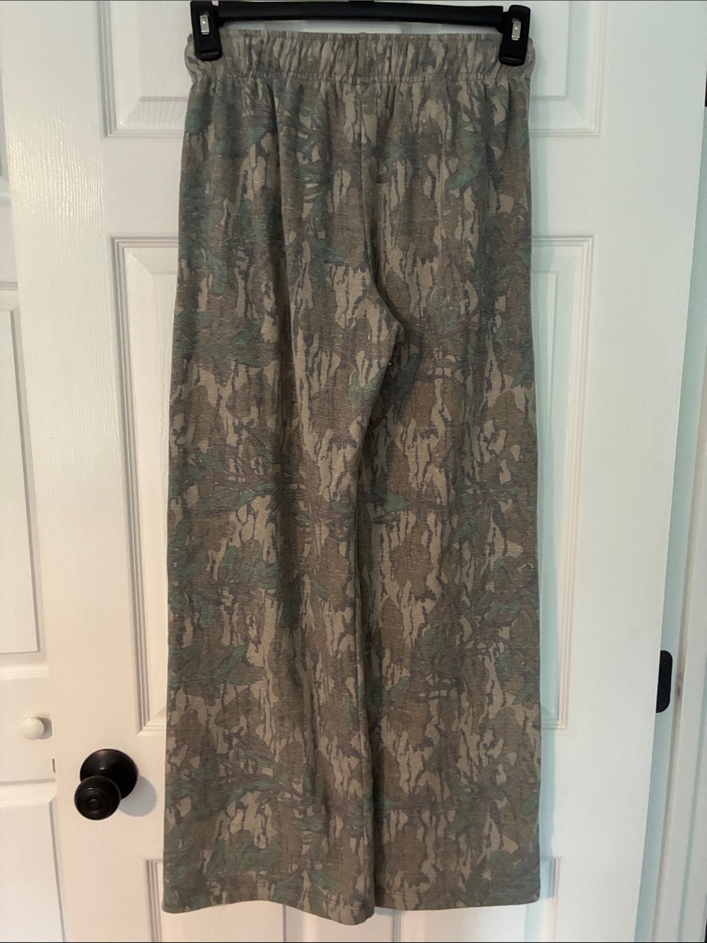 Tribe Kelley Wide Leg Camouflage Lounge Pants in Olive Green - Picture 3 of 4